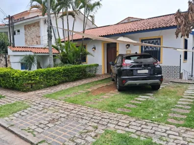 Casa de Condomínio com 5 Quartos para alugar, 273m² no São Paulo II, Cotia