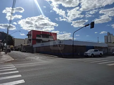 Prédio Comercial para alugar, 405m² no Nossa Senhora Aparecida, Uberlândia