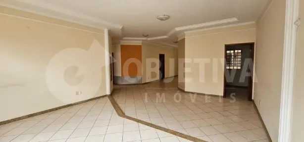 Casa com 4 Quartos à venda, 214m² no Jardim Karaíba, Uberlândia