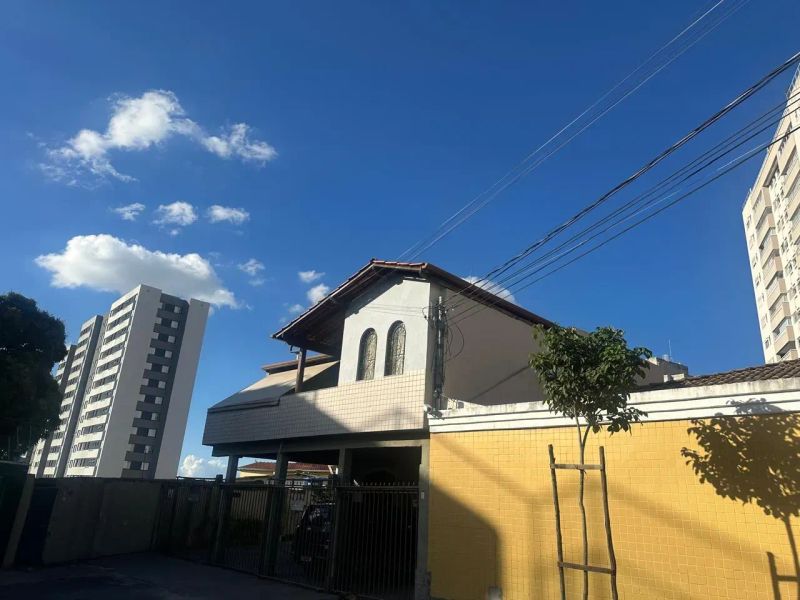 Casa com 5 quartos — Caiçaras, Belo Horizonte