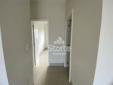 Casa de Condomínio com 3 Quartos para alugar, 100m² no Laranjeiras, Uberlândia