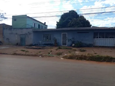 Casa com 6 Quartos à venda, 600m² no Jardim Céu Azul, Valparaíso de Goiás