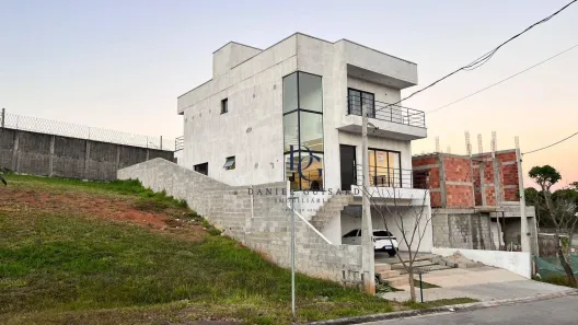 Casa de Condomínio com 3 Quartos para alugar, 220m² no Condominio Cataguá Way, Taubaté