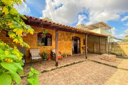 Casa com 3 Quartos à venda, 160m² no Marechal Hermes, Rio de Janeiro