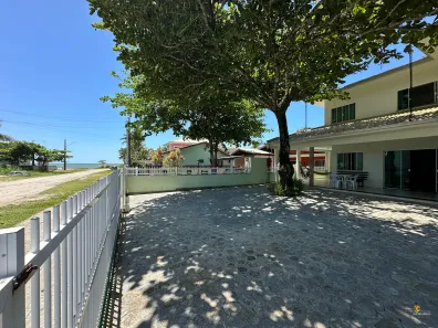 Sobrado com 5 Quartos à venda, 251m² no , Itapoá