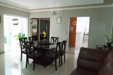 Sobrado com 4 Quartos à venda, 232m² no Jardim Europa, Jaguariúna