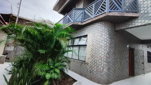 Casa com 3 Quartos para alugar, 257m² no Ocian, Praia Grande