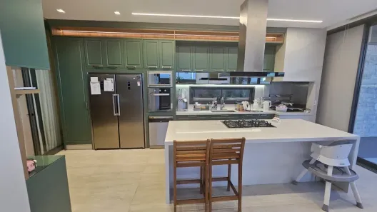 Sobrado com 4 Quartos para alugar, 311m² no Condomínio Florais Cuiabá Residencial, Cuiabá