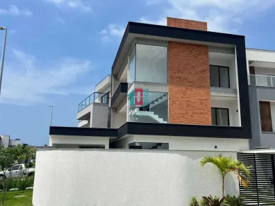 Casa de Condomínio com 3 Quartos à venda, 240m² no Vargem Pequena, Rio de Janeiro