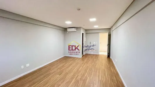 Sala Comercial à venda, 33m² no Parque Residencial Aquarius, São José dos Campos