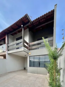 Sobrado com 3 Quartos à venda, 145m² no Pacaembu, Londrina