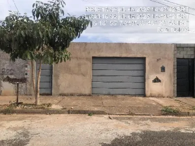 Casa com 2 Quartos à venda, 200m² no Loteamento Luizote de Freitas IV, Uberlândia