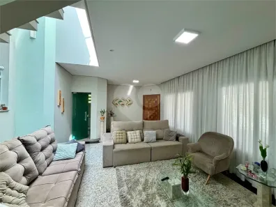 Casa com 6 Quartos para alugar, 260m² no Vila Galvão, Guarulhos