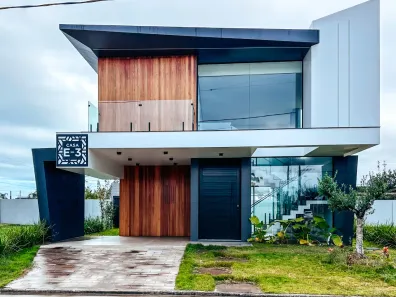 Sobrado com 5 Quartos à venda, 251m² no XANGRI-LÁ, Xangri-lá