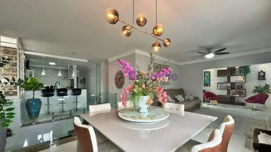 Casa com 2 Quartos à venda, 243m² no Jardim das Samambaias, Jundiaí