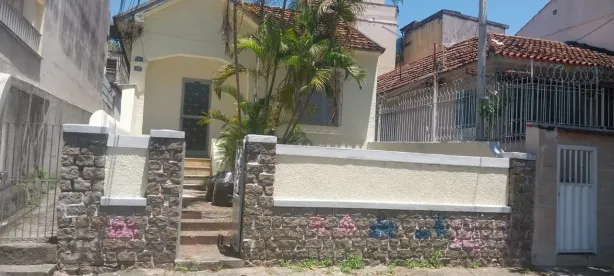Casa com 2 Quartos para alugar, 60m² no Penha, Rio de Janeiro