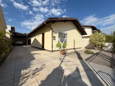 Casa com 3 Quartos à venda, 212m² no Carianos, Florianópolis