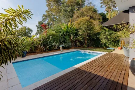 Casa com 3 Quartos à venda, 352m² no Saguaçu, Joinville