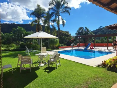 Casa de Condomínio com 4 Quartos para alugar, 500m² no Pedro do Rio, Petrópolis