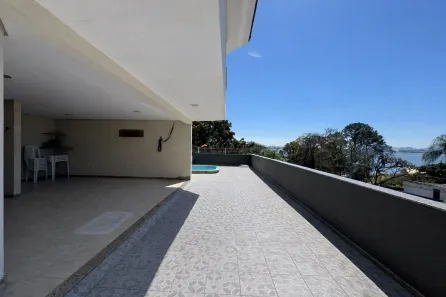 Casa com 3 Quartos à venda, 230m² no Ponta de Baixo, São José