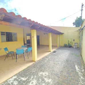 Casa com 3 Quartos à venda, 300m² no Santa Mônica, Uberlândia
