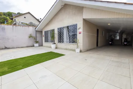 Casa com 3 Quartos à venda, 147m² no Santa Cândida, Curitiba