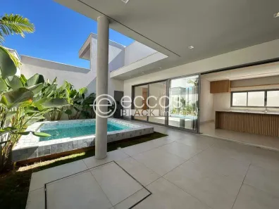 Casa de Condomínio com 3 Quartos à venda, 197m² no Laranjeiras, Uberlândia