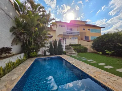 Sobrado com 4 Quartos à venda, 390m² no Vila Oliveira, Mogi das Cruzes