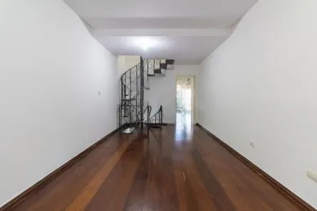 Casa com 2 Quartos à venda, 182m² no Parque Colonial, São Paulo