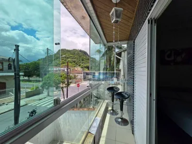 Casa com 3 Quartos à venda, 101m² no Vila Voturua, São Vicente