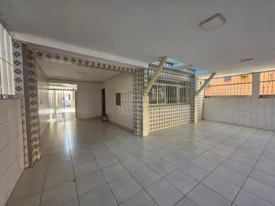 Casa com 3 Quartos para venda ou aluguel, 302m² no Taboão, São Bernardo do Campo