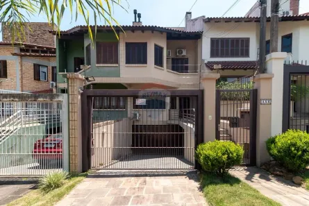 Casa com 4 Quartos à venda, 307m² no Chácara das Pedras, Porto Alegre