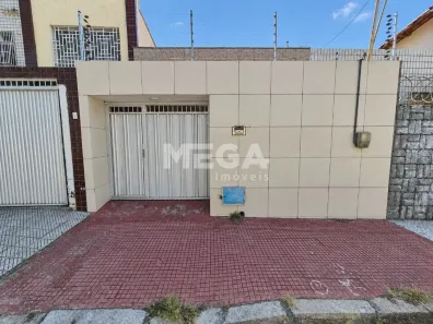 Casa com 3 Quartos para alugar, 77m² no Centro, Fortaleza