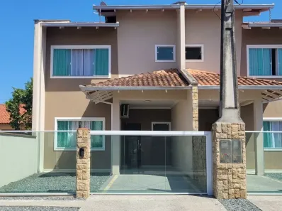 Casa com 3 Quartos à venda, 115m² no Iririú, Joinville