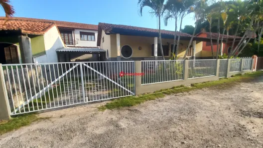Casa com 3 Quartos para alugar, 84m² no Balneário São Pedro, São Pedro da Aldeia