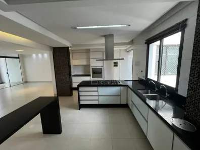 Apartamento com 2 Quartos para alugar, 126m² no Jardim Goiás, Goiânia