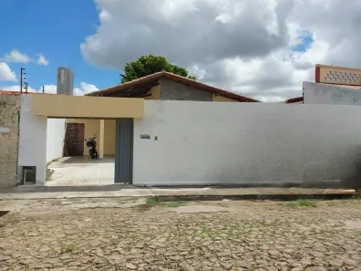 Casa com 3 Quartos para alugar, 176m² no Santa Isabel, Teresina
