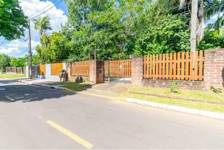Casa com 3 Quartos à venda, 200m² no Chácara das Rosas, Cachoeirinha