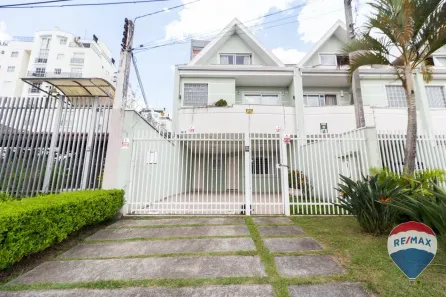 Sobrado com 4 Quartos à venda, 191m² no Cristo Rei, Curitiba