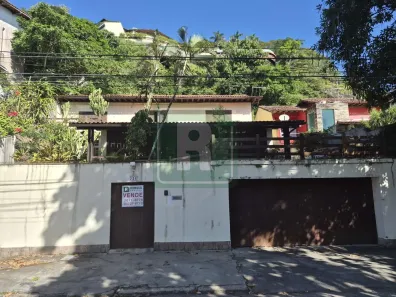 Casa com 3 Quartos à venda, 338m² no São Francisco, Niterói