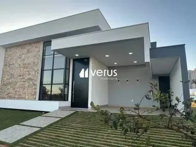 Casa de Condomínio com 3 Quartos à venda, 216m² no Laranjeiras, Uberlândia