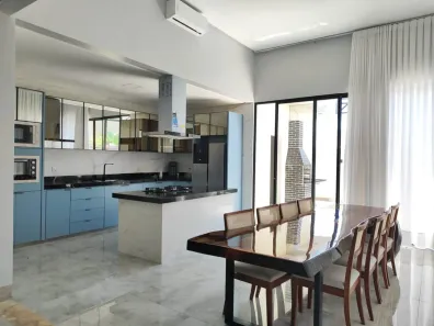 Casa com 4 Quartos para alugar, 231m² no Jardins França, Goiânia