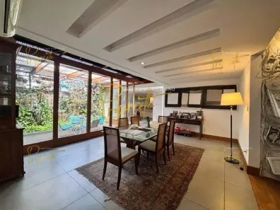 Casa com 4 Quartos à venda, 690m² no Humaitá, Rio de Janeiro