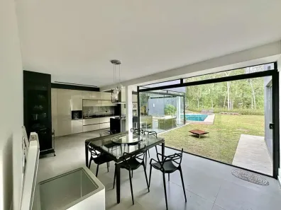 Casa de Condomínio com 4 Quartos à venda, 274m² no Jardim Indaiá, Embu das Artes