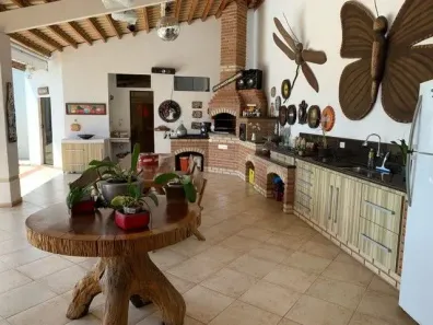 Casa com 3 Quartos à venda, 576m² no Vila São Geraldo, Taubaté