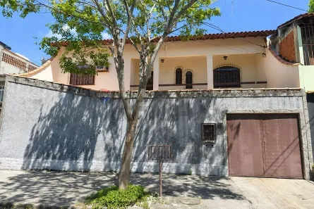 Casa com 4 Quartos à venda, 140m² no Realengo, Rio de Janeiro