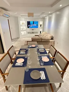 Apartamento com 3 Quartos para alugar, 190m² no Ponta das Canas, Florianópolis