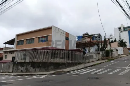 Imóvel Comercial com 7 Quartos para alugar, 840m² no Santa Helena, Juiz de Fora