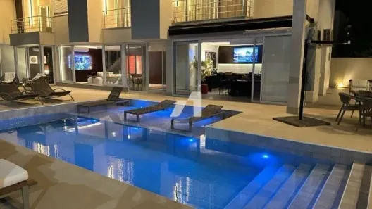 Casa de Condomínio com 4 Quartos para alugar, 645m² no Centro Comercial Jubran, Barueri