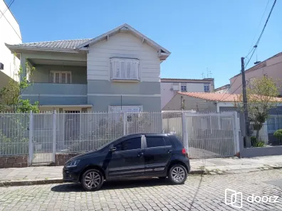 Casa com 5 Quartos à venda, 302m² no Santo Antônio, Porto Alegre